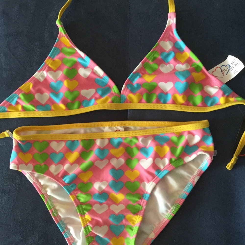 Girl's swimsuit